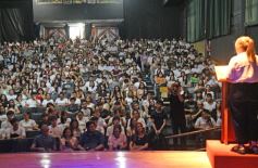 Sixto Fotografías. Sociedad. Educación - Mucha emoción y expectativa en la ceremonia de bienvenida a los ingresantes del Instituto Ruiz de Montoya