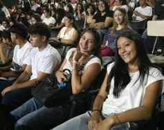 Foto de la galería: Mucha emoción y expectativa en la ceremonia de bienvenida a los ingresantes del Instituto Ruiz de Montoya