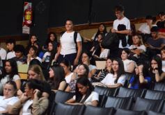 Foto de la galería: Mucha emoción y expectativa en la ceremonia de bienvenida a los ingresantes del Instituto Ruiz de Montoya