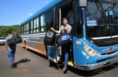 Foto de la galería: Postales de la costa del río Uruguay y de misioneros que viajan a Brasil buscando posibilidades de trabajo