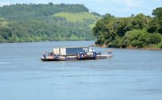 Foto de la galería: Postales de la costa del río Uruguay y de misioneros que viajan a Brasil buscando posibilidades de trabajo
