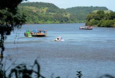 Foto de la galería: Postales de la costa del río Uruguay y de misioneros que viajan a Brasil buscando posibilidades de trabajo