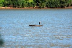Foto de la galería: Postales de la costa del río Uruguay y de misioneros que viajan a Brasil buscando posibilidades de trabajo
