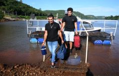 Foto de la galería: Postales de la costa del río Uruguay y de misioneros que viajan a Brasil buscando posibilidades de trabajo