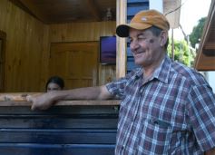 Foto de la galería: Postales de la costa del río Uruguay y de misioneros que viajan a Brasil buscando posibilidades de trabajo