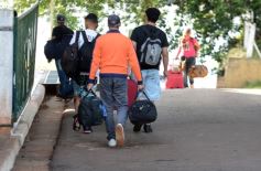 Foto de la galería: Postales de la costa del río Uruguay y de misioneros que viajan a Brasil buscando posibilidades de trabajo