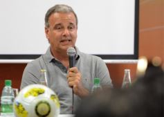 Foto de la galería: Presentación oficial de la Súper Liga del fútbol posadeño con los 12 equipos que ya palpitan el inicio 