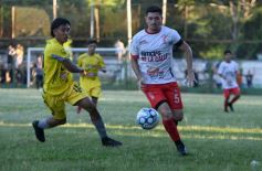 Sixto Fotografías. Deportes. Liga Posadeña A - En el inicio de la Super Liga Huracán comenzó con el pie derecho y se impuso 1-0 ante Crucero