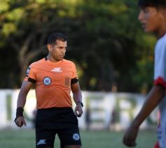 Foto de la galería: En el inicio de la Super Liga Huracán comenzó con el pie derecho y se impuso 1-0 ante Crucero