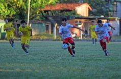 Foto de la galería: En el inicio de la Super Liga Huracán comenzó con el pie derecho y se impuso 1-0 ante Crucero