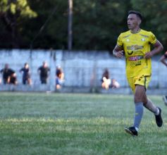Foto de la galería: En el inicio de la Super Liga Huracán comenzó con el pie derecho y se impuso 1-0 ante Crucero