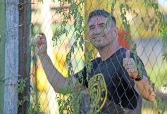 Foto de la galería: En el inicio de la Super Liga Huracán comenzó con el pie derecho y se impuso 1-0 ante Crucero