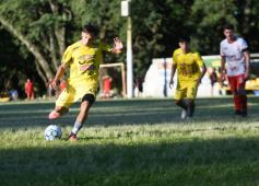 Foto de la galería: En el inicio de la Super Liga Huracán comenzó con el pie derecho y se impuso 1-0 ante Crucero