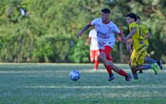 Foto de la galería: En el inicio de la Super Liga Huracán comenzó con el pie derecho y se impuso 1-0 ante Crucero