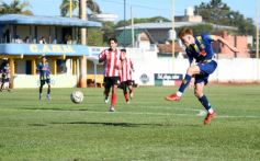 Foto de la galería: Mitre se quedó con el triunfo ante Candelaria en la primera fecha de la Super Liga 
