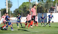 Foto de la galería: Mitre se quedó con el triunfo ante Candelaria en la primera fecha de la Super Liga 