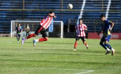 Foto de la galería: Mitre se quedó con el triunfo ante Candelaria en la primera fecha de la Super Liga 