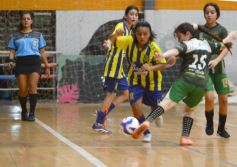 Foto de la galería: El Torneo Apertura 2026 de Futsal Femenino de la Liga Posadeña comenzó con gran entusiasmo en el “Finito” 