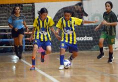 Foto de la galería: El Torneo Apertura 2026 de Futsal Femenino de la Liga Posadeña comenzó con gran entusiasmo en el “Finito” 