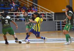 Foto de la galería: El Torneo Apertura 2026 de Futsal Femenino de la Liga Posadeña comenzó con gran entusiasmo en el “Finito” 