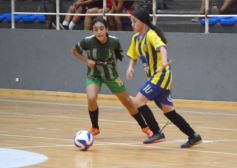 Foto de la galería: El Torneo Apertura 2026 de Futsal Femenino de la Liga Posadeña comenzó con gran entusiasmo en el “Finito” 
