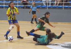 Foto de la galería: El Torneo Apertura 2026 de Futsal Femenino de la Liga Posadeña comenzó con gran entusiasmo en el “Finito” 