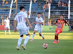 Foto de la galería: Mitre festejó en Rocamora en el partido ante Boca Unidos y el próximo encuentro será en Resistencia