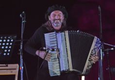 Foto de la galería: Una multitud participó en la emotiva Misa Popular de las Misiones en San Ignacio 