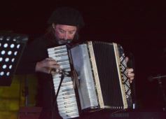 Foto de la galería: Una multitud participó en la emotiva Misa Popular de las Misiones en San Ignacio 