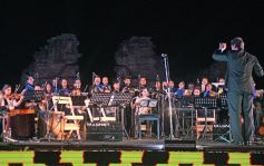 Foto de la galería: Una multitud participó en la emotiva Misa Popular de las Misiones en San Ignacio 