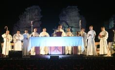 Foto de la galería: Una multitud participó en la emotiva Misa Popular de las Misiones en San Ignacio 