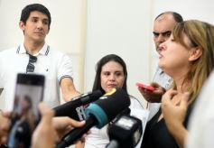 Foto de la galería: Músicos, artistas, comunicadores, un alegre encuentro en la recorrida por la ciudad