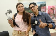 Foto de la galería: Músicos, artistas, comunicadores, un alegre encuentro en la recorrida por la ciudad