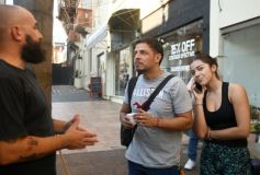 Foto de la galería: Músicos, artistas, comunicadores, un alegre encuentro en la recorrida por la ciudad