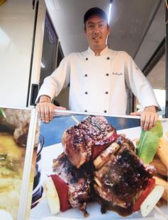 Foto de la galería: Músicos, artistas, comunicadores, un alegre encuentro en la recorrida por la ciudad