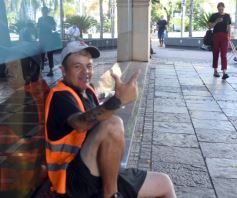 Foto de la galería: Músicos, artistas, comunicadores, un alegre encuentro en la recorrida por la ciudad