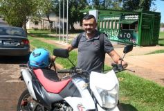 Foto de la galería: Músicos, artistas, comunicadores, un alegre encuentro en la recorrida por la ciudad