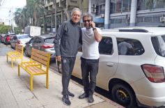 Sixto Fotografías. Sociedad. Varios - Músicos, artistas, comunicadores, un alegre encuentro en la recorrida por la ciudad