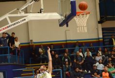 Foto de la galería: Mitre venció a Capri y sigue puntero en la Liga Federal de Básquetbol 