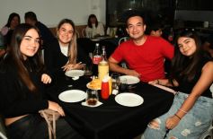 Sixto Fotografías. Sociedad. Día del Trabajador - Previa del Día del Trabajador en "Pizzar y Probar" y celebración de cumpleaños 