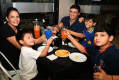 Foto de la galería: Previa del Día del Trabajador en "Pizzar y Probar" y celebración de cumpleaños 