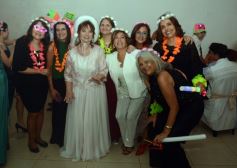 Foto de la galería: Una boda religiosa en la Iglesia Santos Mártires coronó la historia de amor de Luciana y Hugo
