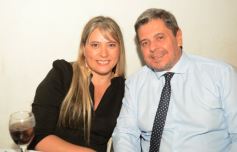 Foto de la galería: Una boda religiosa en la Iglesia Santos Mártires coronó la historia de amor de Luciana y Hugo