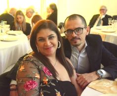 Foto de la galería: Una boda religiosa en la Iglesia Santos Mártires coronó la historia de amor de Luciana y Hugo