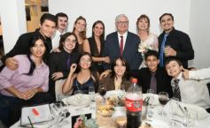 Foto de la galería: Una boda religiosa en la Iglesia Santos Mártires coronó la historia de amor de Luciana y Hugo