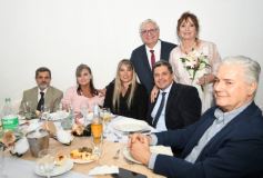 Foto de la galería: Una boda religiosa en la Iglesia Santos Mártires coronó la historia de amor de Luciana y Hugo