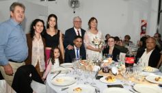 Foto de la galería: Una boda religiosa en la Iglesia Santos Mártires coronó la historia de amor de Luciana y Hugo