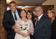 Foto de la galería: Una boda religiosa en la Iglesia Santos Mártires coronó la historia de amor de Luciana y Hugo