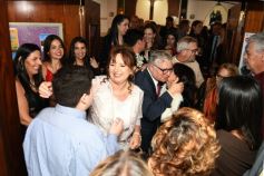 Foto de la galería: Una boda religiosa en la Iglesia Santos Mártires coronó la historia de amor de Luciana y Hugo
