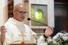 Foto de la galería: Una boda religiosa en la Iglesia Santos Mártires coronó la historia de amor de Luciana y Hugo